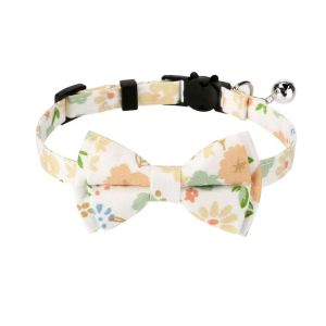BEIERWA ปลอกคอแมวโบว์ผูกลายดอกไม้น่ารักพร้อมกระดิ่ง-และสะดวกสบายทันสมัยอุปกรณ์สำหรับสัตว์เลี้ยงสำหรับแมว