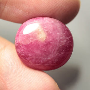 27.80 ct พลอยแท้ พลอยแดง เผาใหม่ ทรงไข่หลังเบี้ย กินบ่เซี่ยง มาดากัสการ์