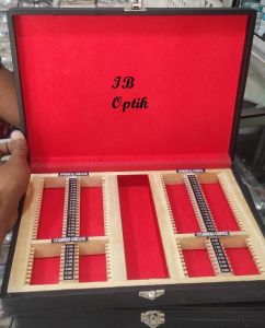 box / koper untuk tempat trial lens bahan kayu dan buludru