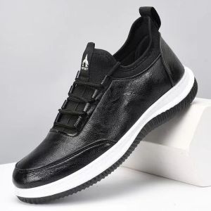 SQShop พร้อมส่งมากรุ่นนี้ รองเท้าแฟชั่นผู้ชาย ดีไซน์เกาหลี ผ้าใบทรงสปอร์ตสีพื้นให้เลือก 2 สีด้วยกัน รุ่นนี้บอกเลยแมทช์ง่ายใส่สบายแต่งตัวไม่น่าเบื่อ ใครมองหารองเท้าดีๆบอกเลยรุ่นนี้ต้องโดน