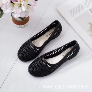 [Free Shipping] New Style Hollow-Out Breathable Perforated Sandals For Women Suitable For Casual Wear With A Closed-Toe Design Made Of Plastic And Featuring Non-Slip And Waterproof Properties