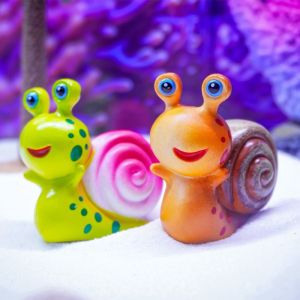 KGASBT 3pcs งานฝีมือพีวีซี เครื่องประดับหอยทากตู้ปลา งานทำมือ เหมือนจริงจริง รูปปั้นหอยทากปลอม ตลกๆ ไม่ซ้ำใคร รูปปั้นหอยทากเทียม สำหรับตู้ปลาที่บ้าน