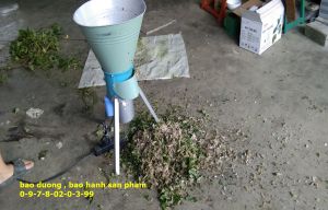 Máy nghiền rau  băm chuối lát công suất 550w   máy gồm có 4 con dao