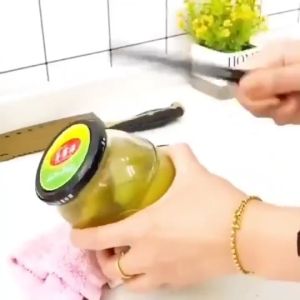 ที่เปิดขวด 4 ใน 1 เครื่องเปิดเบียร์เครื่องดื่ม คลิปเปิดฝาขวดซอส เครื่องมือเปิดเหยือกอาหาร แบบพกพา ไร้แรง