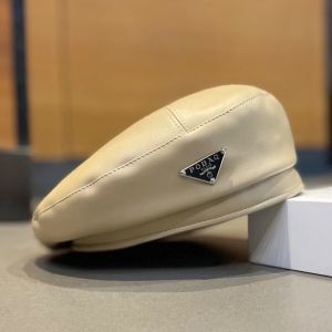 Nón beret da PU logo kim loại chữ PODAQ có dây rút điều chỉnh vòng đầu
