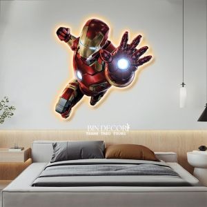 (ẢNH CHỤP) Tranh đèn led iron man trang trí decor phòng bé trai uv tráng gương kèm đinh