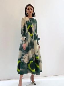 ชุดเดรสแฟชั่นคุณภาพสูงสำหรับสตรีแขนโคมไฟพิมพ์ลายอารมณ์ทรงหลวมไซส์ใหญ่พิเศษครึ่งคอเต่า