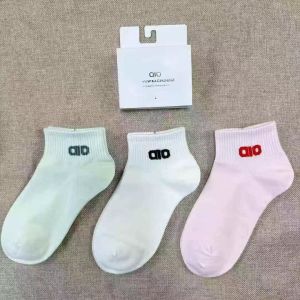 alo Short socks breathable and sweat-absorbent for summer solid color versatile womens athletic socks One card 3 Double