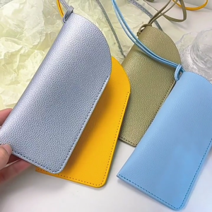 Fashionable Eyewear Sleeve Soft PU Leather Materials Glasses Case Holder Decoration for Daily Use and Travel Storage