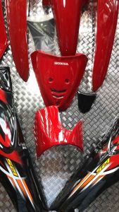 เฟรม125Rหน้าแหลม เบ้ากุญแจกลม สีแดงท้ายดำเปลือกงานABSแท้เกรดAจากโรงงานประกอบสนิททุกส่วนติดสติกเกอร์ให้พร้ออมประกอบสีชิ้นงานสวย