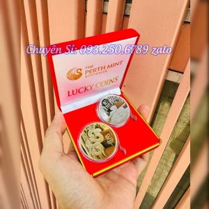 Cặp Đồng xu con Rắn 2025 Úc kèm túi gấm may mắn chữ LỘC mỗi cặp gồm 1 đồng vàng + 1 đồng bạc