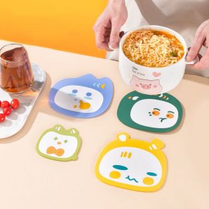 BW-C868 Tatakan Gelas Silikon Motif Karakter Lucu Tahan Panas Serbaguna / Tatakan Alas Panci Panas