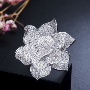 SEQUITO Gorgeous 3D Big Flower Ring with Heart Shaped Full Micro Paved Shiny AAA Cubic Zircon Luxurious Women Yellow Gold Silver Color Finger Jewelry for Lady Pageant Prom SR122