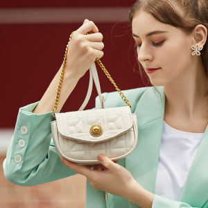 IELGY Small Chain Bag: A Stylish Choice for Female Fragrance Lovers