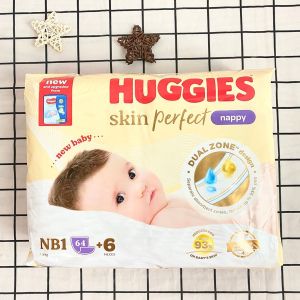 Tã miếng lót sơ sinh Huggies thấm hút nhanh giảm kích ứng da cho bé NB1 108+6 miếng và 64+4 miếng tã lót sơ sinh