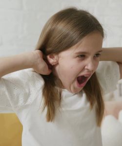 Nestle KitKat Cereal 330g – Crunchy Chocolate Cereal for Breakfast & Snack Lovers