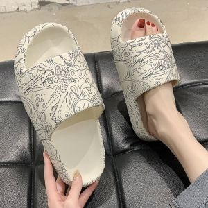 LHSunshine รองเท้า หญิงแตะ✨ แตะแบบสวมลายกราฟิก🐻 ใส่แล้วก้าวหน้า ก้าวไกล👑 มีอนาคตที่สดใส สวยงาม🌞🌻 ต้องมีติดบ้านไว้แล้ว🎈รองเท้าแตะหญิง
