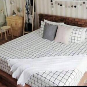 Sprei Kotak kotak Ukuran 120x200 180x200 1 set Dengan Sarung Bantal dan Guling Sprei Aesthetic korea