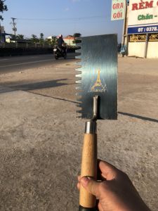 Bay răng cưa đen biệt chuyên dùng để ốp lát gạch có cả tay trái và tay phải