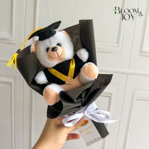 bloomandjoy Buket Boneka Wisuda free kartu ucapan ready stok kado wisuda kado graduation kado kelulusan buket wisuda buket boneka graduation