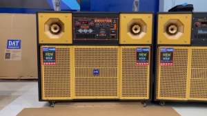 Loa kéo điện công suất lớn DAT-315Pro (1400W 2 bass 4 tấc 2 treble 2 micro )