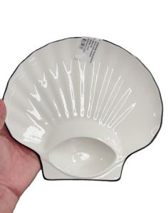 จานเซรามิค จานหลุม จานเกี๊ยว รูปเปลือกหอยลายริ้วสีขาวขอบดำ 8 นิ้ว