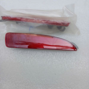 Đèn phản quang sau Mazda 2 Mazda 3 đời xe 2015-2019