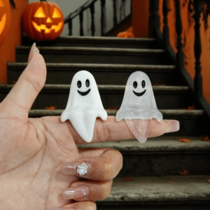 KNQ12 20pcs Cute Smiling Ghost Decoration Mini Sitting Pose Joy Garden Ghost Ornament Joyful Transparent Halloween Ghost Statue Decorations Flower Pot Decoration