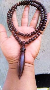Kalung kayu galih asem 8mm liontin