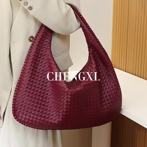 AE2026 Túi xách nữ hình lưỡi liềm mới được dệt thủ công hoàn toàn phong cách thời trang và đa năng kiểu dáng châu Âu và châu Mỹ túi đeo vai/nách đơn.