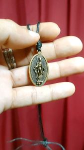 Medallia Milagrosa Antique 0.75X1.35 inch.