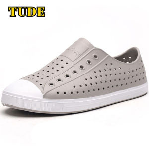 TUDE 2024 จัดส่งในประเทศไทย2-3 ส่งของ รองเท้าแตะลําลอง กันน้ํา กันลื่น เหมาะกับเดินชายหาด แฟชั่นฤดูร้อน สําหรับผู้ชาย และผู้ใหญ่ รองเท้าแต