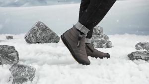 Winter Men Snow Boots Outdoor Couple Warm Plush Ankle Boots Men Sneakers Plus Size 47 Male Leisure Non-slip Waterproof Work Boot2026