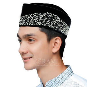 Ramli Peci Songkok Susun Lukis Salur