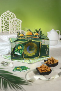 KAREEM BOX HAMPERS LEBARAN IDUL FITRI CAMCAM MIX 3TOPLES 650ML GOL A