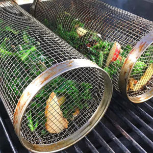 Local Warehouse 20/25/30/40cm BBQ Rolling Grill Basket Basket Wire Mesh Cylinder Grill Basket Stainless Steel Rolling Grilling Basket Portable Outdoor Camping Barbecue Rack