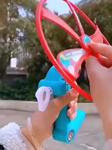 Childrens bamboo dragonfly frisbee flying saucer can be handheld and launched flying saucer catapult baby flying outdoor toy