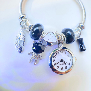 Jam Tangan Wanita Terbaru Model Gelang Pandora Titanium DiLengkapi Liontin Mewah Beruang Kecil Lucu