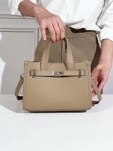 2026 Autumn Top‑Layer Cowhide Leather Handbag Urban Minimalist Lock Clasp Bag Handheld Shoulder Crossbody Commuter Bag for Women