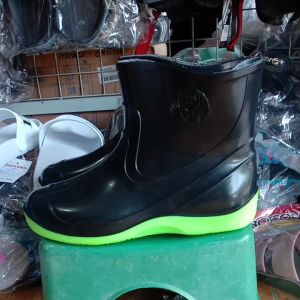 Sepatu Boots Karet Wanita Pria Anti Licin Air Hujan Sawah Pendek hitam hijau