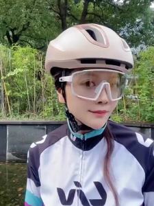 Giant LIV Hurricane Photochromic Cycling Sunglasses for Women UV400 Protection Suitable for Day and Night Use Bike Goggles.