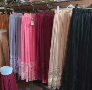 Rok Tutu Renda Bawah: Desain Elegan untuk Acara Formal