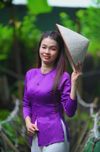 SÉT BỘ ÁO BÀ BA TAY LOE NÚT TÀU QUẦN LỤA ỐNG SUÔNG PHONG CÁCH CÁCH TÂN  MẪU MỚI THỜ TRANG HIỆN ĐẠI NHẤTMẪU MỚI GIÁ RẺ