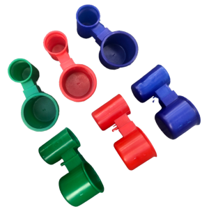 ถ้วยใส่น้ำไก่ ที่ใส่น้ำไก่ ไก่ชน อุปกรณ์ไก่ชน ใช้ได้กับขวดน้ำอัดลมทั่วไป คละสี