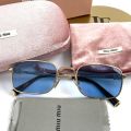 แว่นกันแดด MIUMIU รุ่น SMUA53 กรอบแว่นสี Pale Gold ของแท้ 100% พร้อมอุปกรณ์. 