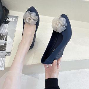 【Ready Stock】Rain shoes non-slip fashion rubber shoes Korean version wedge heel light mouth jelly sandals