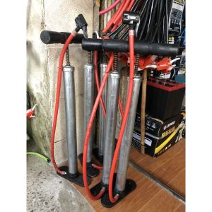 Bơm xe đạp  xe máy  các loai xe cần bơm hàng viêt Nam hàng siêu sịn và siêu bền tặng kèm lá gió