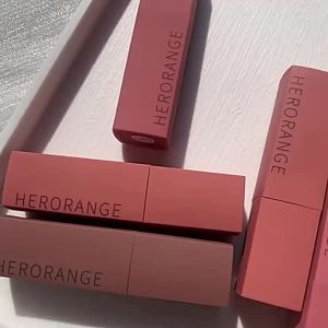 HERORANGE Autumn Winter Highly Pigment Lip Clay Matte Velvet Lip Mud Waterproof Liquid Lipstick Non-stick Cup Lip Tint Long Lasting Lip Gloss Makeup
