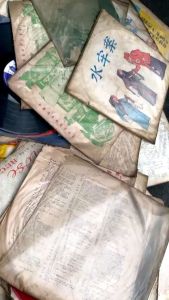 Combo 10 đĩa than trưng bày size 30 25cm. Giá 10 cái