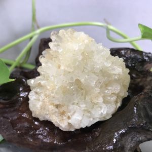 Thạch anh núi trang trí để bàn làm việc phong thủy